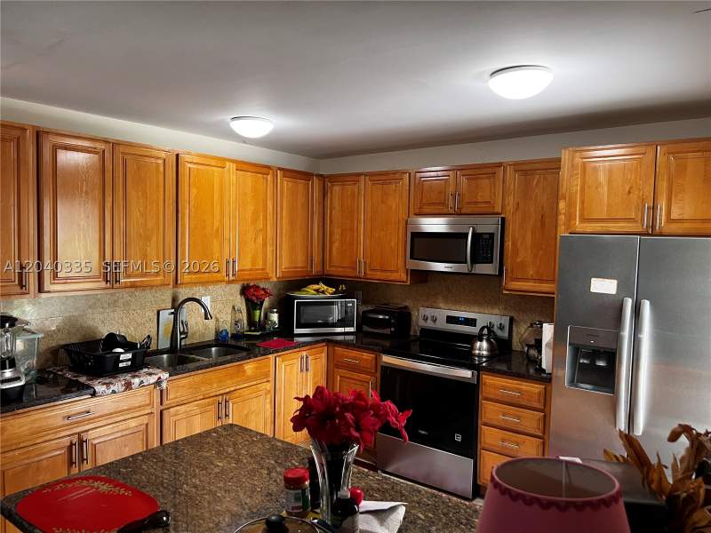 2 bedroom Condominium at 11229 SW 169th St V4742, Green Hills Park West No, Miami — photo 4