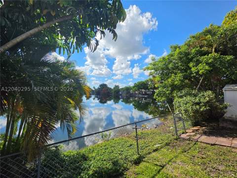 1529 SW 131 Avenue, Miami FL - photo 6 of 26
