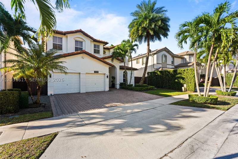 4 bedroom SingleFamilyResidence at 11558 NW 84th St, Islands At Doral Northwes, Doral — photo 5