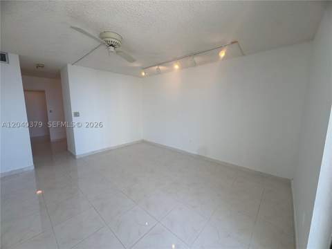 20505 E Country Club Dr 835, Aventura FL - photo 12 of 26