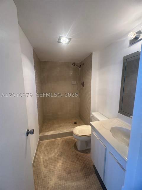 20505 E Country Club Dr 835, Aventura FL - photo 17 of 26
