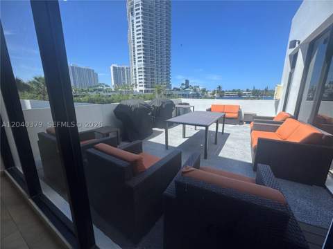20505 E Country Club Dr 835, Aventura FL - photo 23 of 26