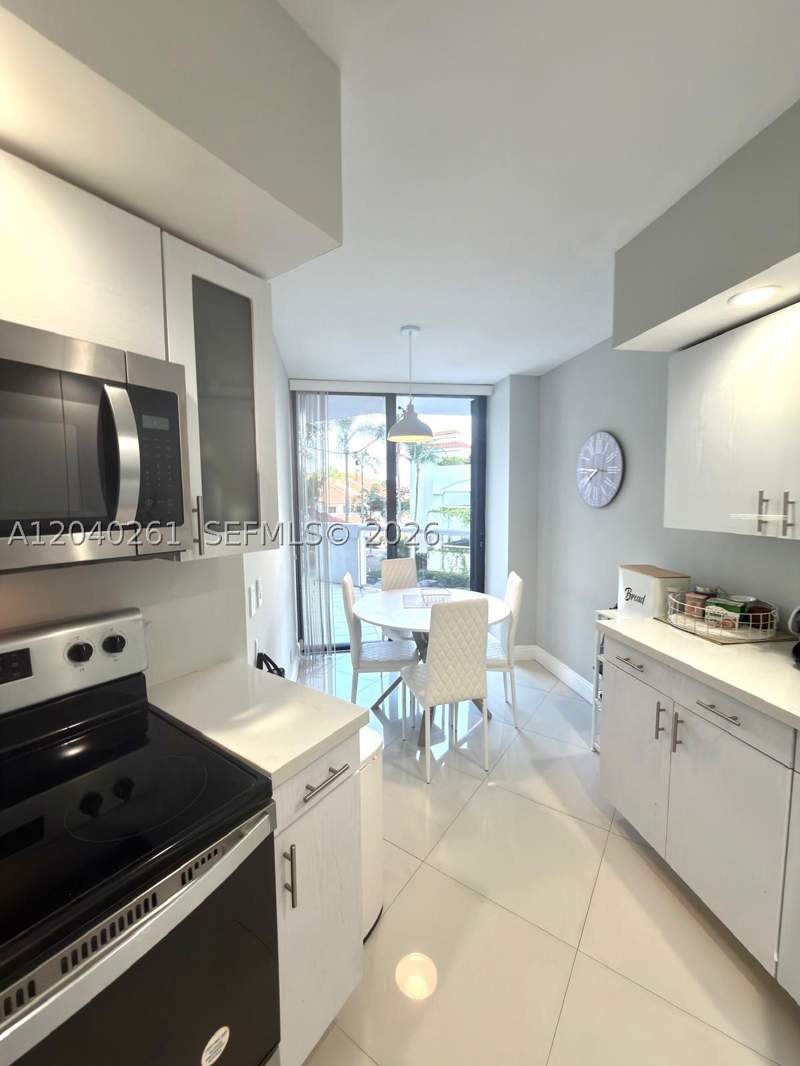 2 bedroom Condominium at 3610 Yacht Club Dr 215, Portsview @ The Waterways, Aventura — photo 4