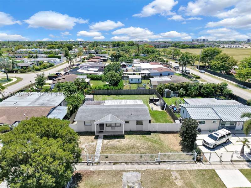3 bedroom SingleFamilyResidence at 28410 SW 147th Ave, Lee Bell Homes, Homestead — photo 3