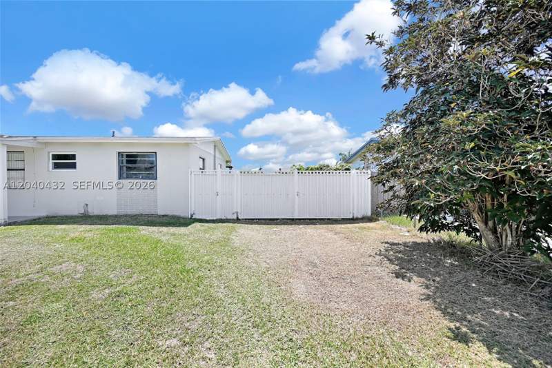 3 bedroom SingleFamilyResidence at 28410 SW 147th Ave, Lee Bell Homes, Homestead — photo 5