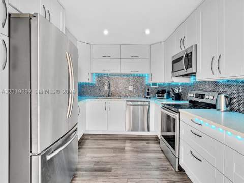 2450 NE 135th St 201, North Miami FL - photo 12 of 33