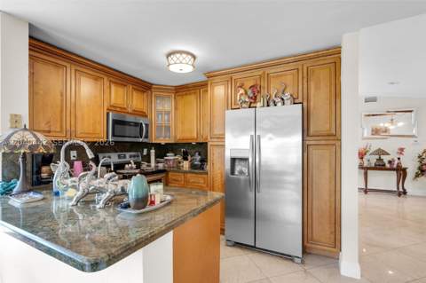 10170 NW 54th Ter, Doral FL - photo 15 of 47
