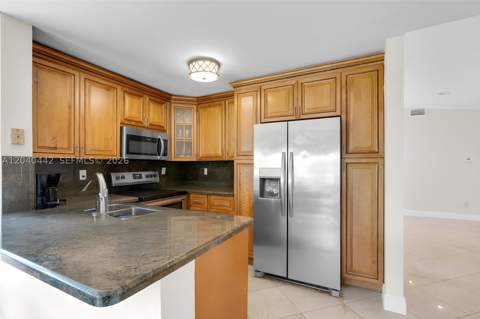 10170 NW 54th Ter, Doral FL - photo 16 of 47