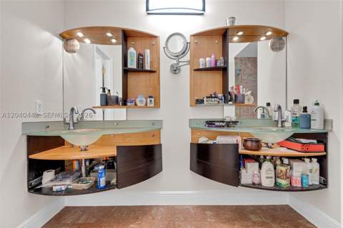 10170 NW 54th Ter, Doral FL - photo 21 of 47