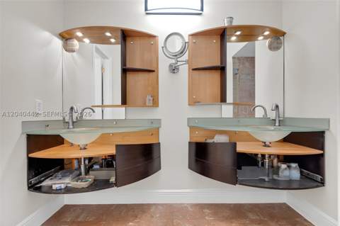 10170 NW 54th Ter, Doral FL - photo 22 of 47