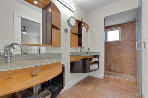 10170 NW 54th Ter, Doral FL - photo 24 of 47