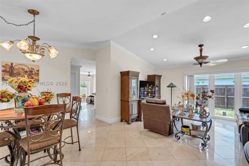 3 bedroom SingleFamilyResidence at 10170 NW 54th Ter, Patio Homes Of Doral Pine, Doral — photo 4