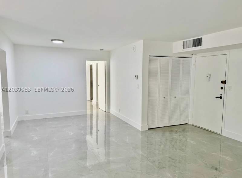 2 bedroom Condominium at 16909 N Bay Rd 116, Plaza Of Americas Condo P, Sunny Isles Beach — photo 4