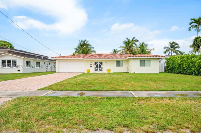 5 bedroom SingleFamilyResidence at 6185 W 10th Ave, Lake Laurence Est 1st Add, Hialeah — photo 1