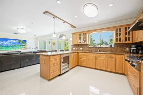 6185 W 10th Ave, Hialeah FL - photo 12 of 30