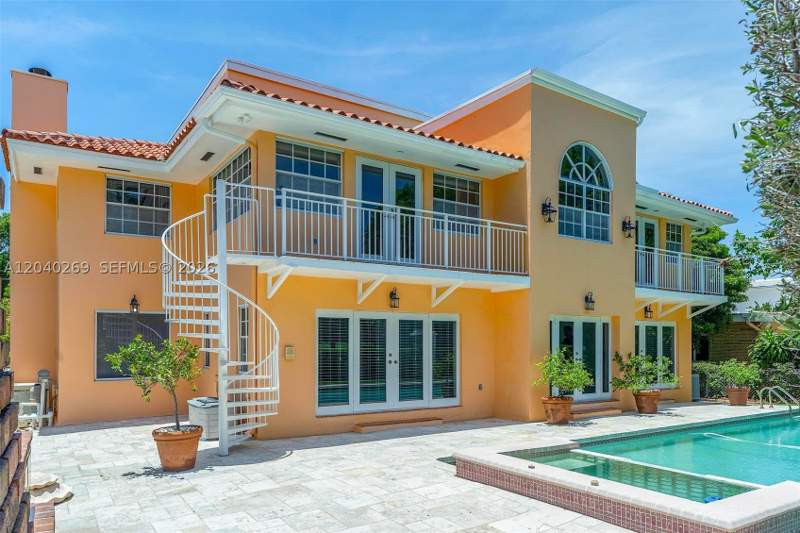 6 bedroom SingleFamilyResidence at 5309 Alton Rd, La Gorce Golf Sub, Miami Beach — photo 4