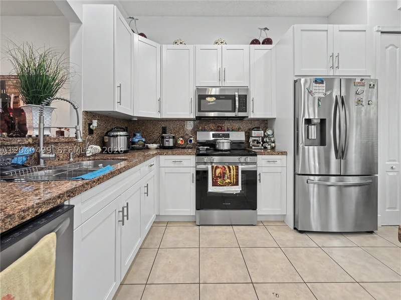 4 bedroom SingleFamilyResidence at 522 NE 20th Ave, C & F Subdivision, Homestead — photo 3