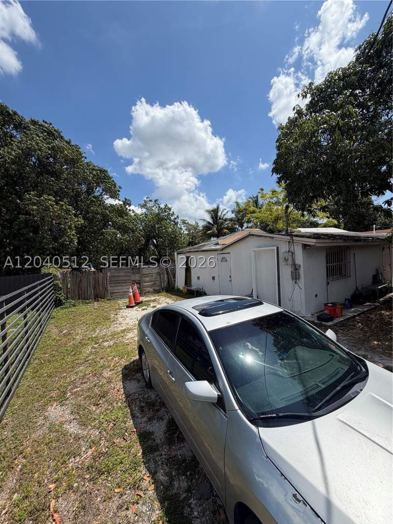 3 bedroom SingleFamilyResidence at 867 NW 109th St, Pinewood Park Extension, Miami — photo 4