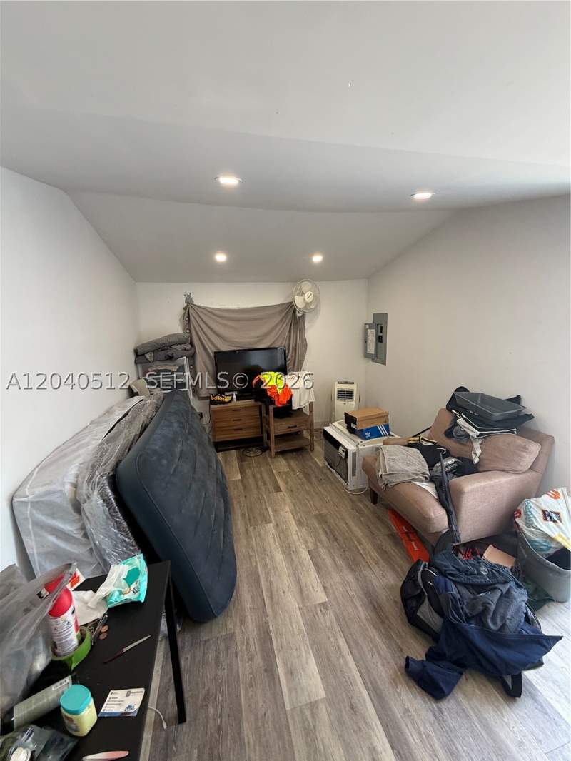 3 bedroom SingleFamilyResidence at 867 NW 109th St, Pinewood Park Extension, Miami — photo 5