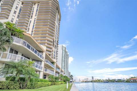 20191 E Country Club Dr 1805, Aventura FL - photo 13 of 36