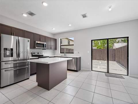 11860 SW 245th Ter, Homestead FL - photo 11 of 34