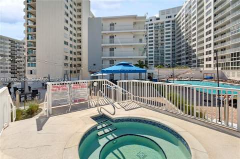 5401 Collins Ave 513, Miami Beach FL - photo 8 of 40