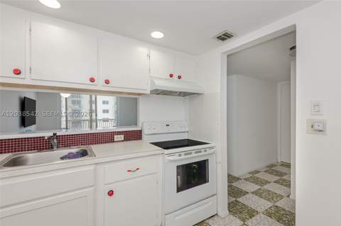 401 Ocean Dr 810, Miami Beach FL - photo 16 of 27