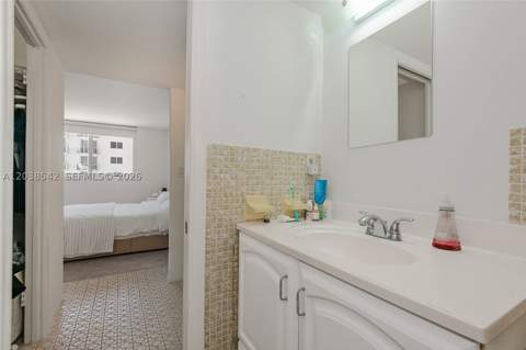 401 Ocean Dr 810, Miami Beach FL - photo 23 of 27