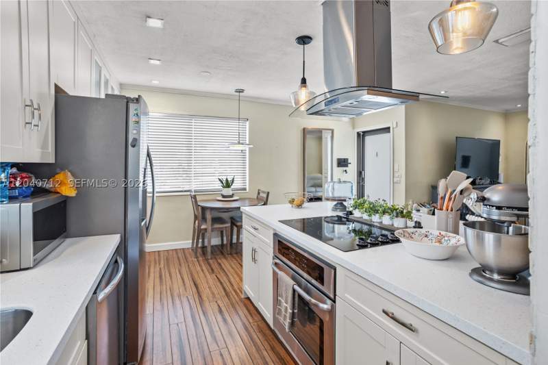 3 bedroom SingleFamilyResidence at 19310 Christmas Rd, Pine Tree Manor Sec 4, Cutler Bay — photo 2