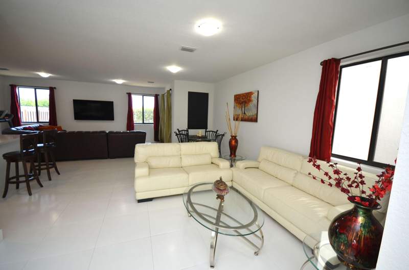 4 bedroom SingleFamilyResidence at 15743 SW 136th Terrace, Century Gardens South, Miami — photo 3