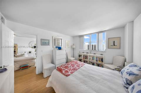 465 Ocean Dr 1009, Miami Beach FL - photo 18 of 31