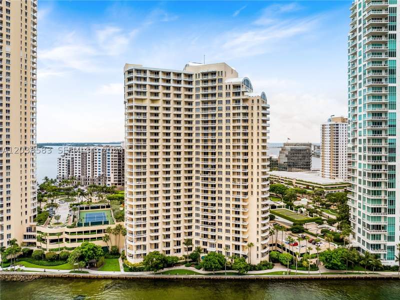 2 bedroom Condominium at 888 Brickell Key Dr 1010, One Tequesta Point Condo, Miami — photo 2