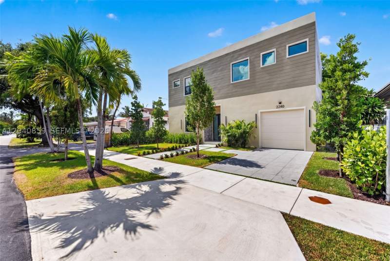 5 bedroom SingleFamilyResidence at 2240 SW 13th St, Byan Park, Miami — photo 4
