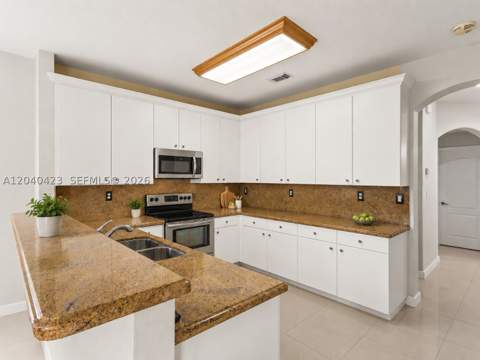 8542 NW 111th Ct, Doral FL - photo 13 of 26