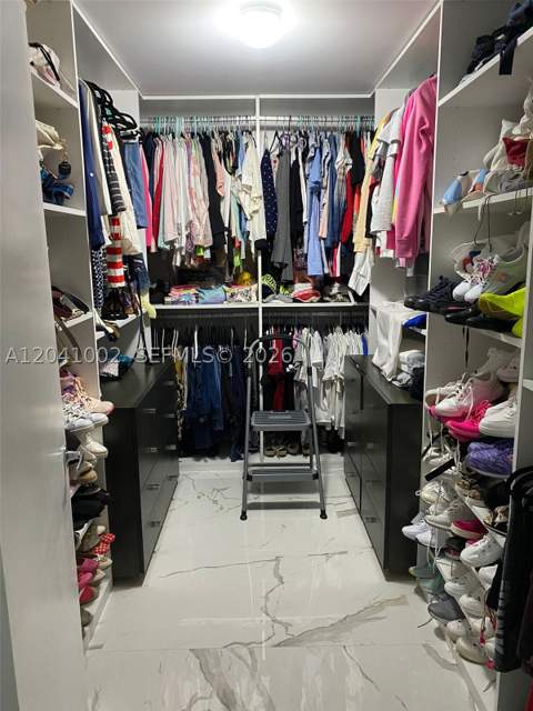 17301 Biscayne Blvd 206, North Miami Beach FL - photo 9 of 10