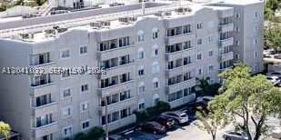 2 bedroom Condominium at 600 NW 32nd Pl 303, Poinciana At Miami Condo, Miami — photo 1