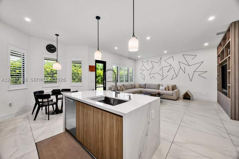 5 bedroom SingleFamilyResidence at 12021 SW 82nd Pl, Sub-Tropical Testing Tr, Miami — photo 4