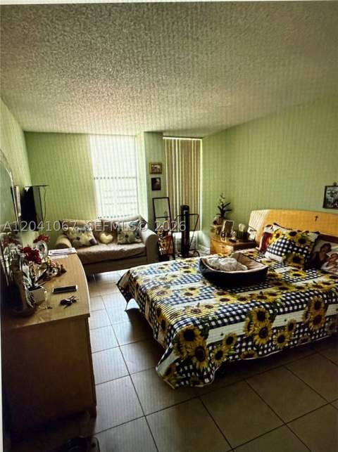 1825 W 44th Pl 707, Hialeah FL - photo 10 of 12