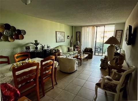 1825 W 44th Pl 707, Hialeah FL - photo 11 of 12