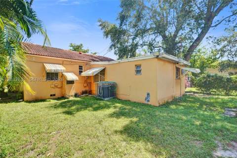 555 NW 46th St, Miami FL - photo 10 of 27