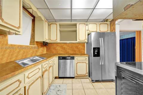 555 NW 46th St, Miami FL - photo 16 of 27