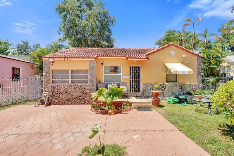 4 bedroom SingleFamilyResidence at 555 NW 46th St, BAY VISTA PARK AMD PL, Miami — photo 5