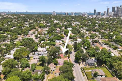 555 NW 46th St, Miami FL - photo 6 of 27