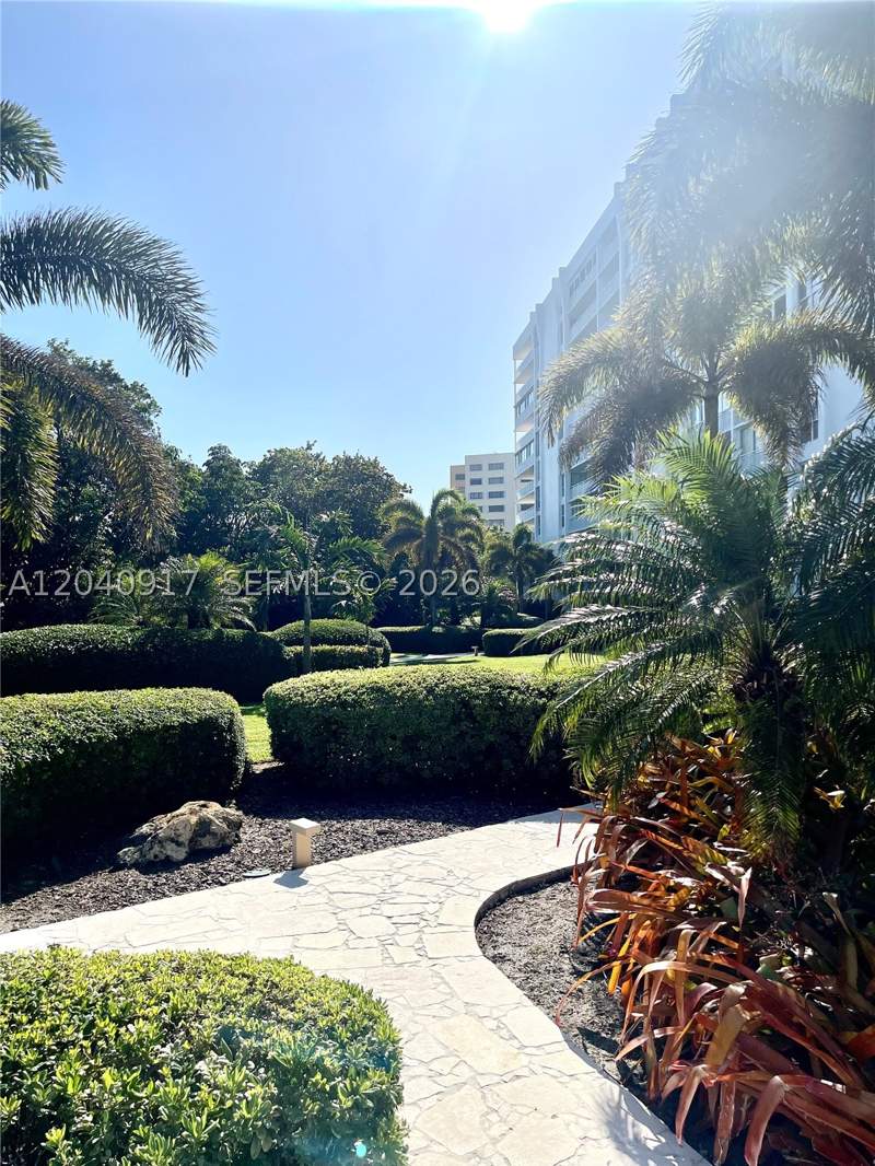 2 bedroom Condominium at 607 Ocean Dr 3K, Sands Of Key Biscayne Con, Key Biscayne — photo 3