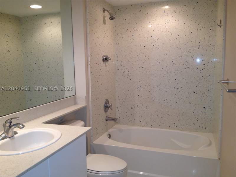 2 bedroom Condominium at 325 S Biscayne Blvd 1414, One Miami West Condo, Miami — photo 3