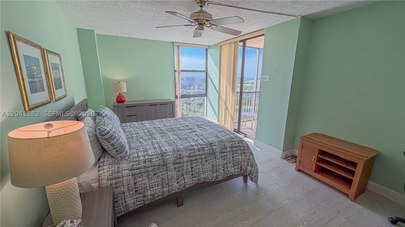 2 bedroom Condominium at 20335 W Country Club Dr 2102, Coronado Condo- Tower 1, Aventura — photo 2