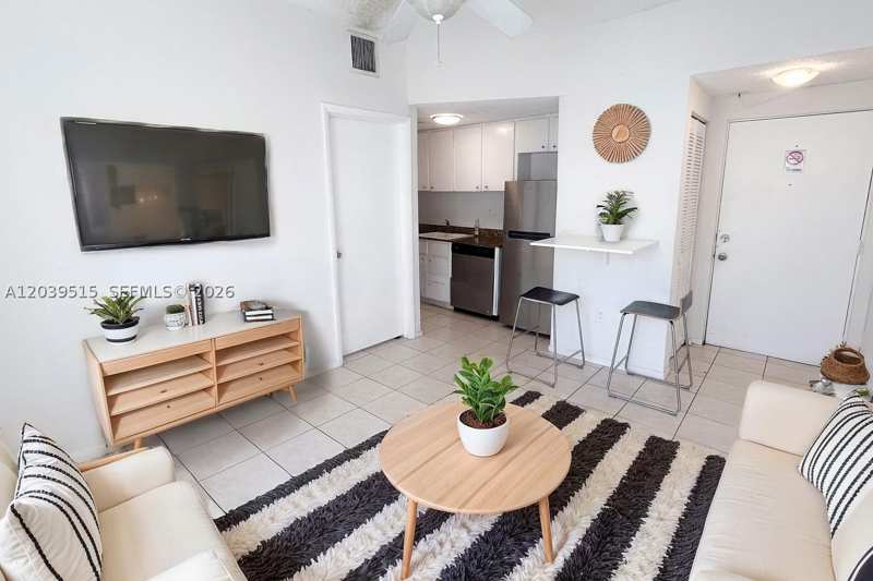2 bedroom Condominium at 1218 Drexel Ave 204, 1218 Drexel Condo, Miami Beach — photo 1