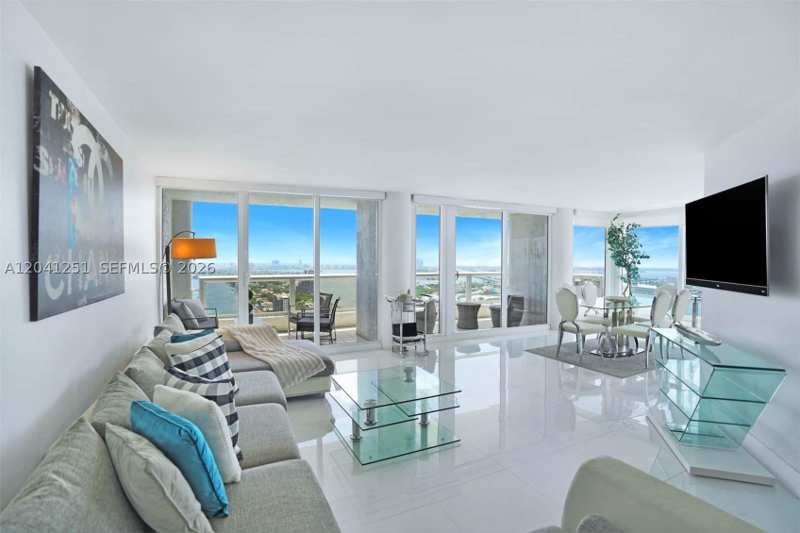 3 bedroom Condominium at 1717 N Bayshore Dr D-3931, The Grand Fka Venetia, Miami — photo 1