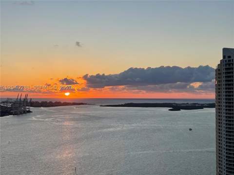 325 S Biscayne Blvd 3821, Miami FL - photo 16 of 33