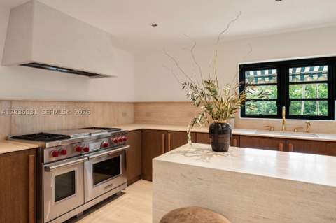 4727 N Bay Rd, Miami Beach FL - photo 21 of 64